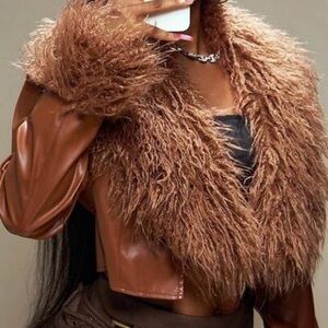 FAUX-FUR🐝TRIMMED CROP FASHION JACKET